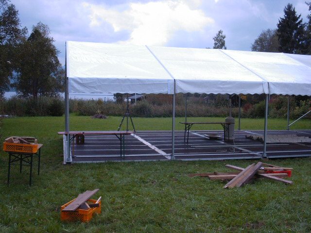 Partyzelt 8m breit: 8x15m mit Kasettenfussboden (1)